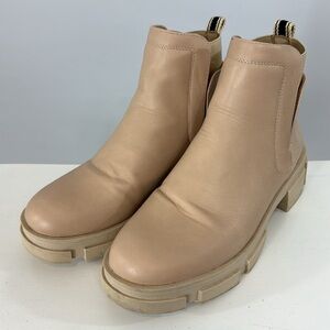 SHU SHOP Yordana Lug Sole Boot, Medium Beige, Size